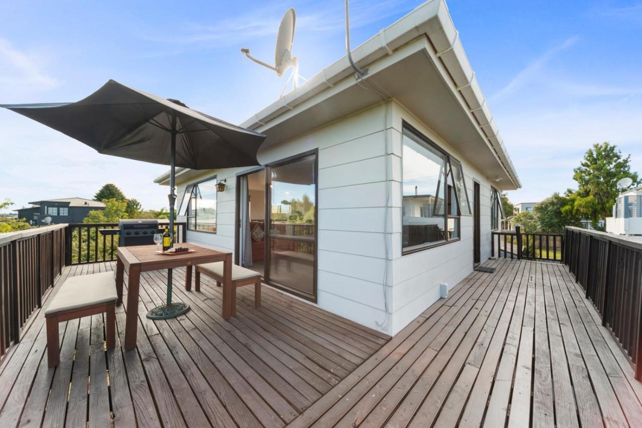 Rainbow Lake House - Lake Taupo Holiday Home Kültér fotó